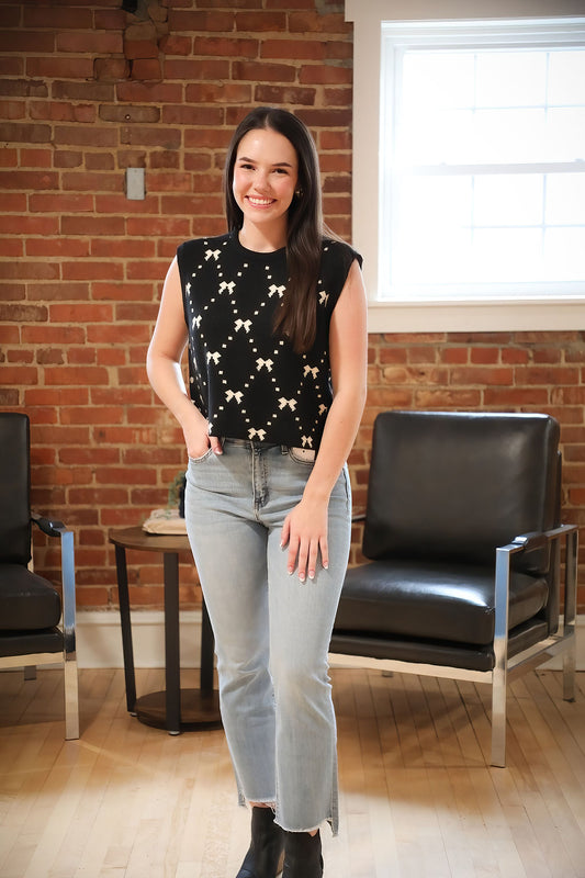 Printed Round Neck Sleeveless Knit Top w/ Button Detail at Sides