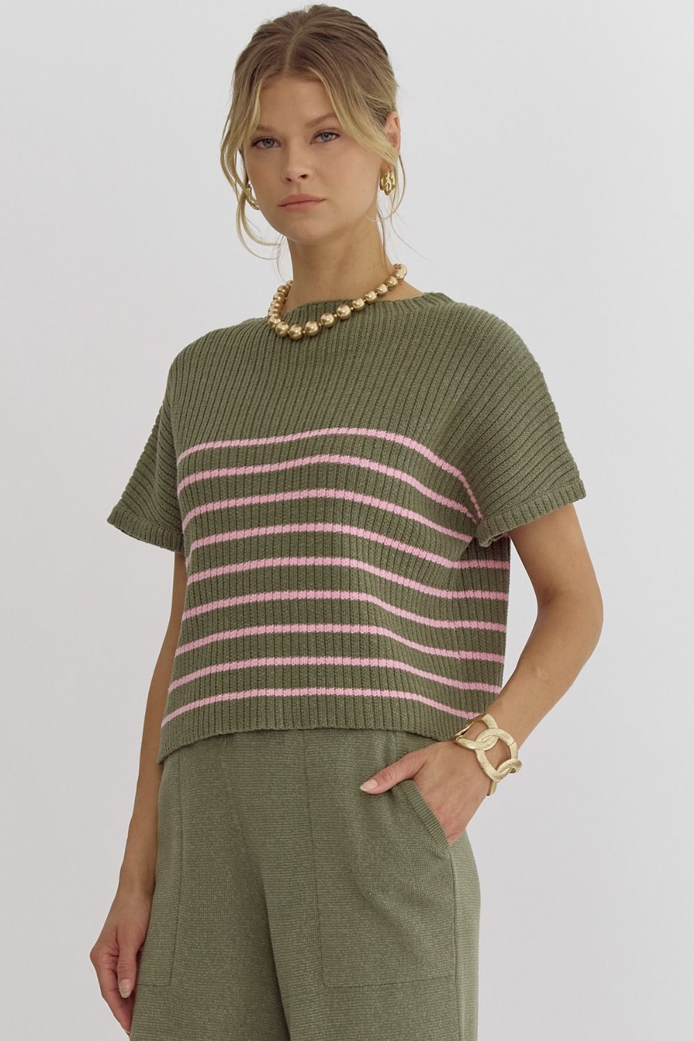 Knitted mock neck sleeveless top w/ stripe pattern